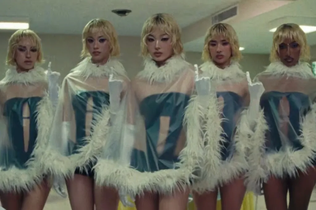 KATSEYE'nin 'Pinky Up' ile Kulüp Sahnesinde Çıkışı